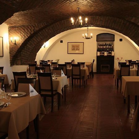 Teleki-Degenfeld Kastelyszallo Szirak ร้านอาหาร รูปภาพ