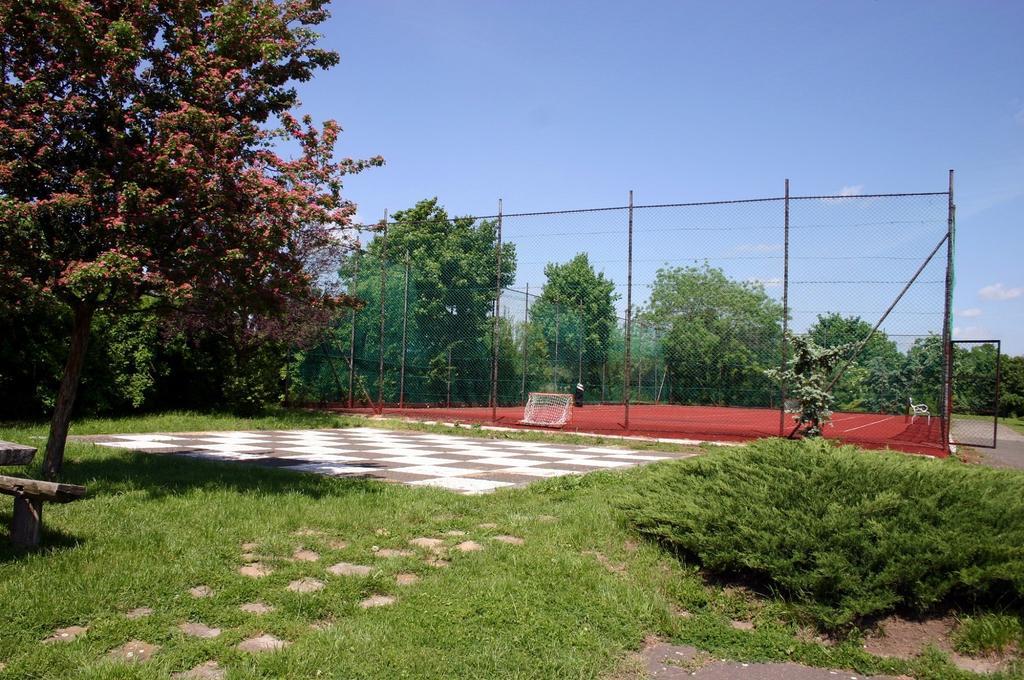 Teleki-Degenfeld Kastelyszallo Szirak ภายนอก รูปภาพ